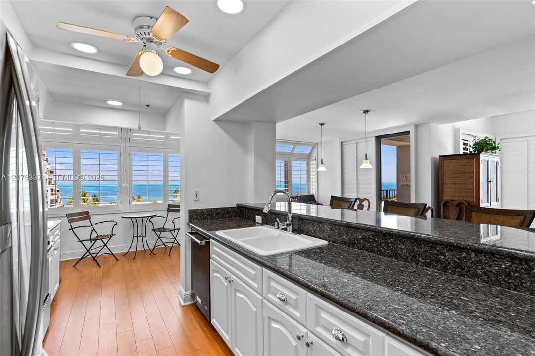 For Sale: $2,100,000 (2 beds, 2 baths, 1880 Square Feet)