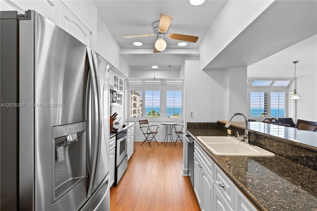 For Sale: $2,100,000 (2 beds, 2 baths, 1880 Square Feet)