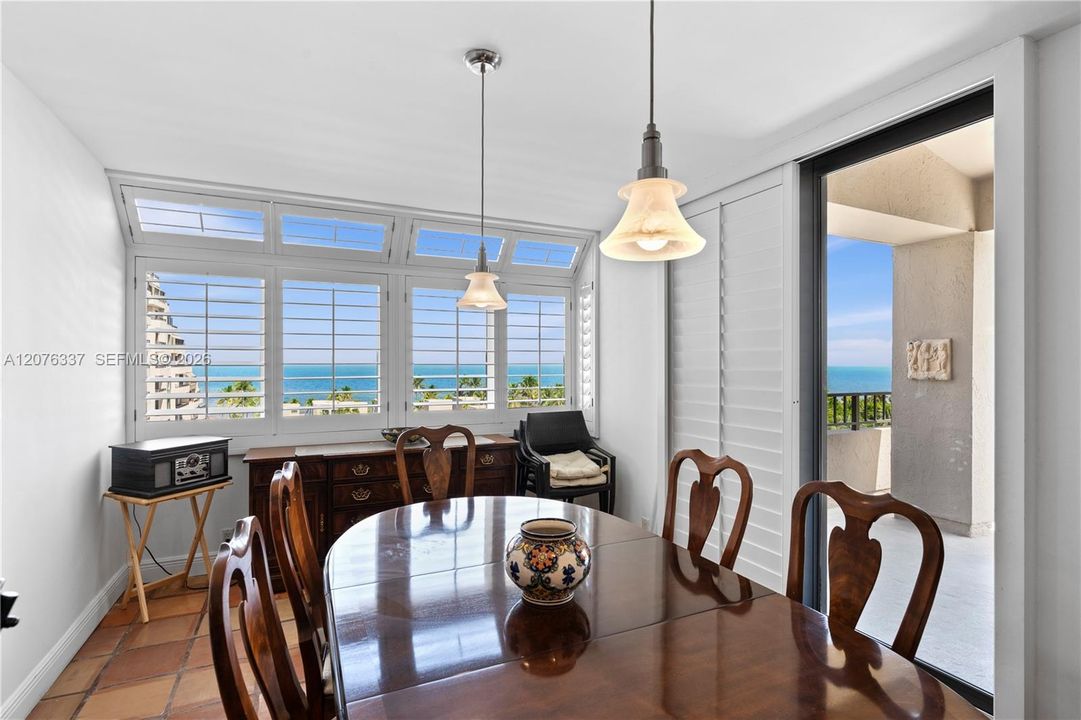 For Sale: $2,100,000 (2 beds, 2 baths, 1880 Square Feet)