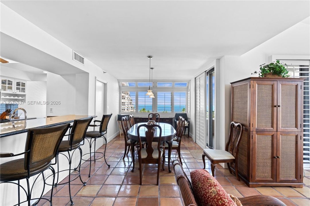 For Sale: $2,100,000 (2 beds, 2 baths, 1880 Square Feet)