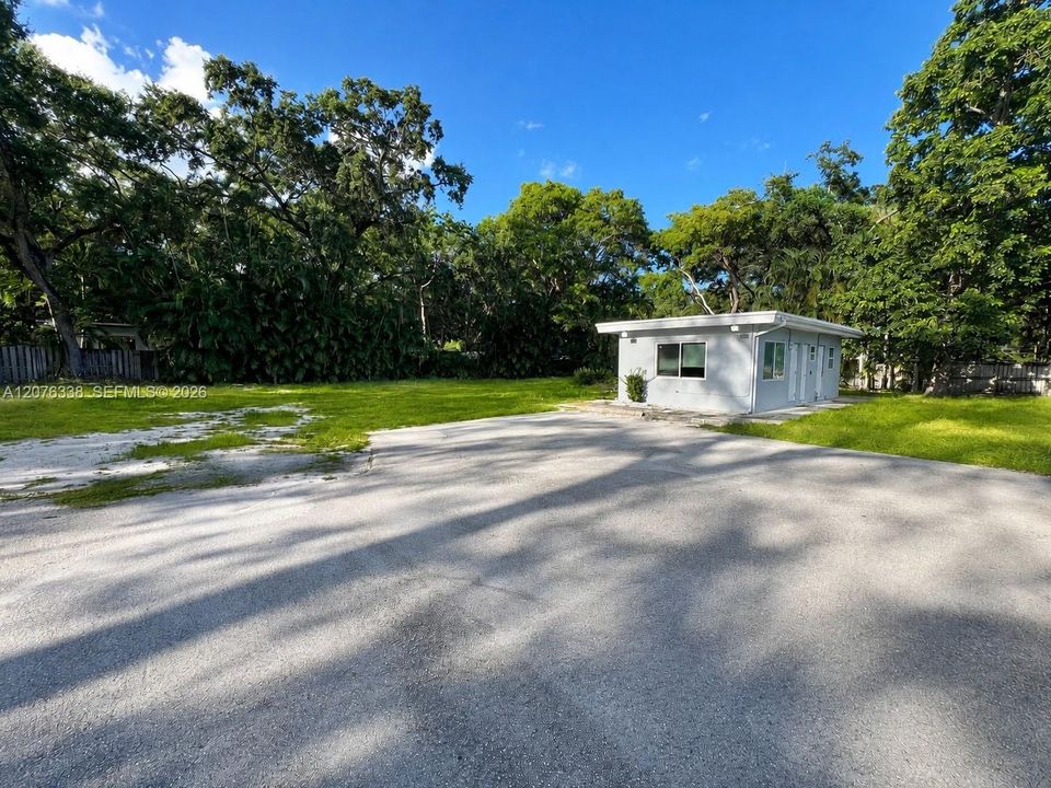 For Rent: $3,295 (1 beds, 1 baths, 600 Square Feet)