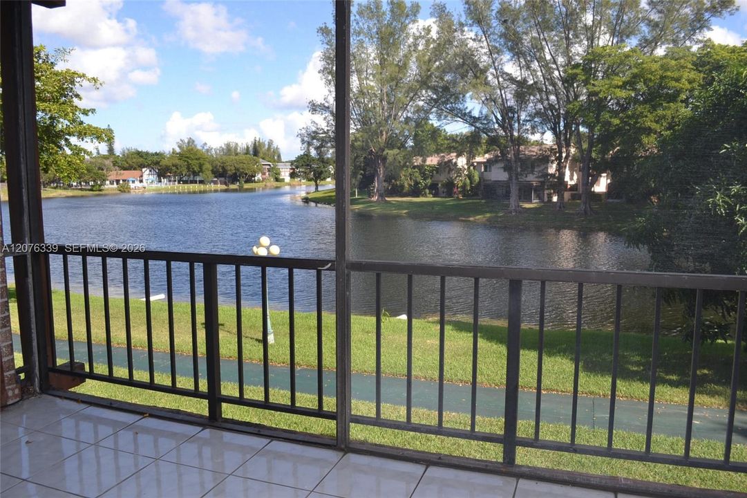 For Rent: $1,550 (1 beds, 1 baths, 800 Square Feet)