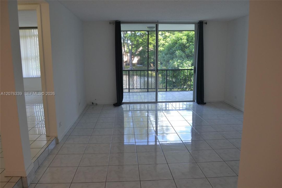 For Rent: $1,550 (1 beds, 1 baths, 800 Square Feet)