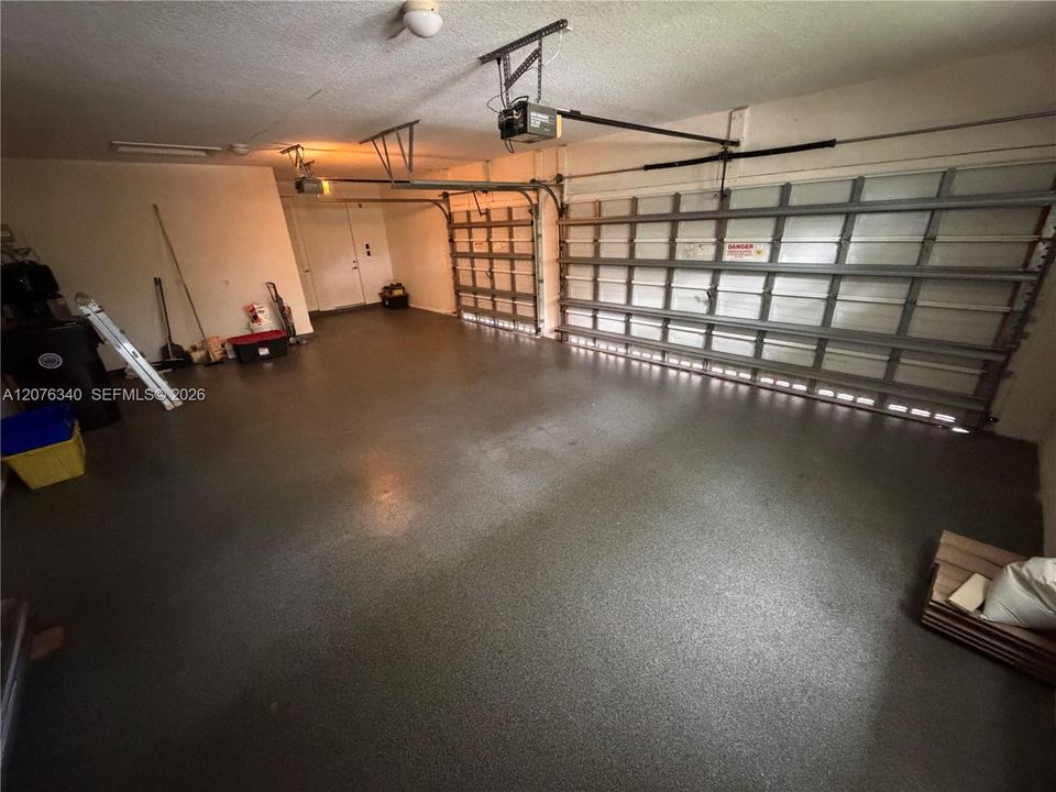 En Venta: $949,000 (3 camas, 2 baños, 2474 Pies cuadrados)