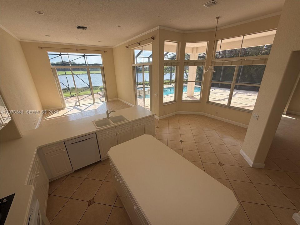 En Venta: $949,000 (3 camas, 2 baños, 2474 Pies cuadrados)
