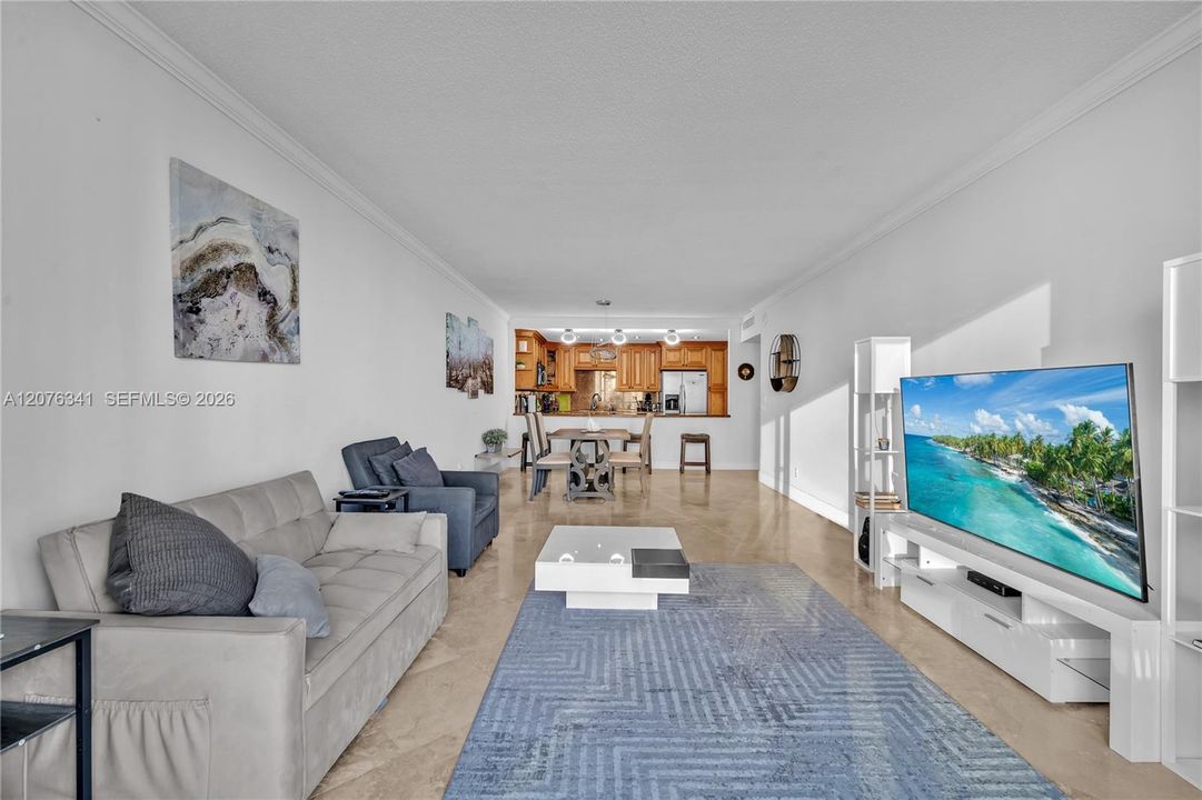 For Sale: $475,000 (1 beds, 1 baths, 1005 Square Feet)