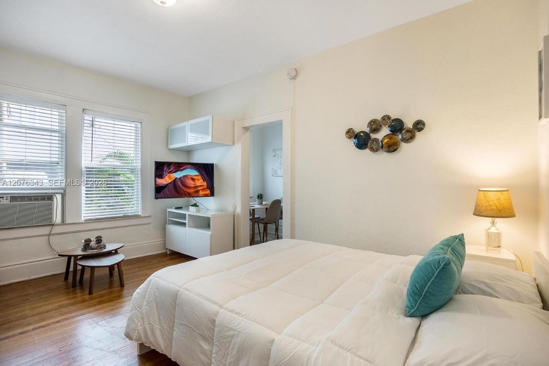 For Sale: $189,900 (0 beds, 1 baths, 355 Square Feet)