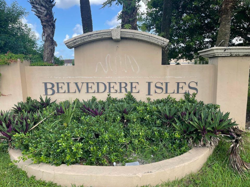 1165 Golden Lakes Blvd #1212