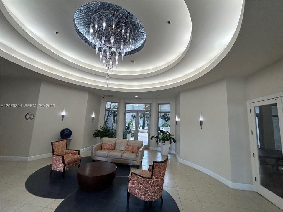 For Rent: $2,500 (1 beds, 1 baths, 815 Square Feet)