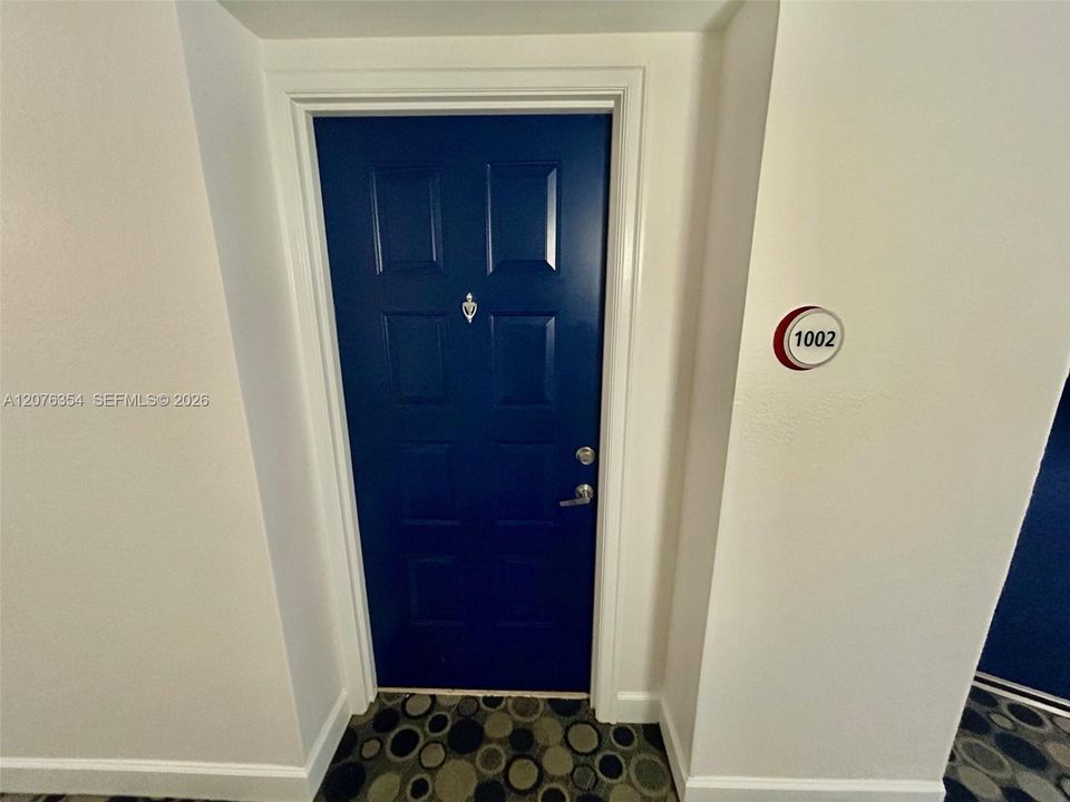 For Rent: $2,500 (1 beds, 1 baths, 815 Square Feet)