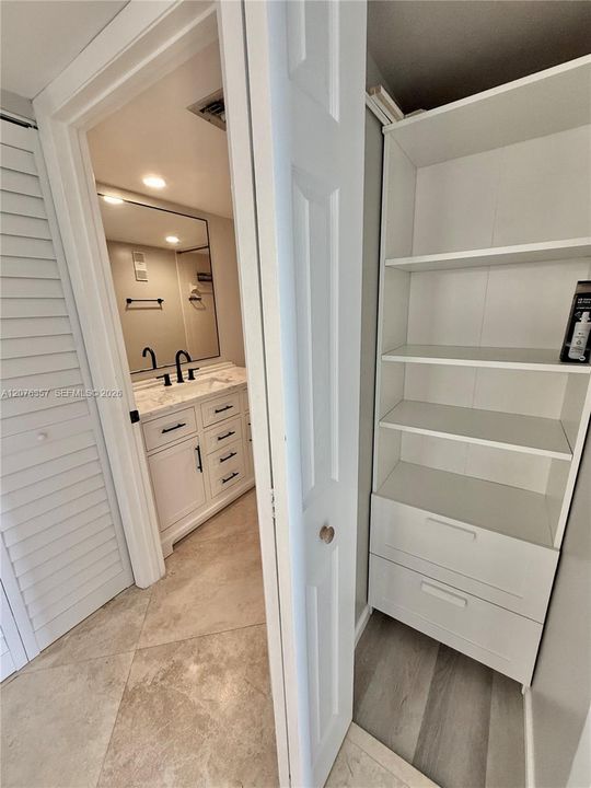 For Rent: $2,590 (2 beds, 2 baths, 1385 Square Feet)