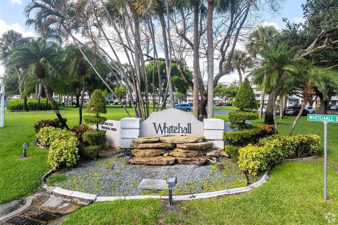 For Rent: $2,590 (2 beds, 2 baths, 1385 Square Feet)