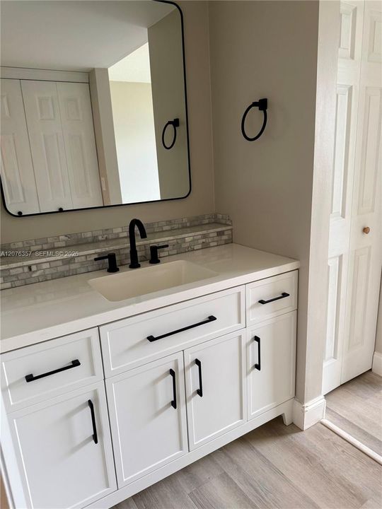 For Rent: $2,590 (2 beds, 2 baths, 1385 Square Feet)