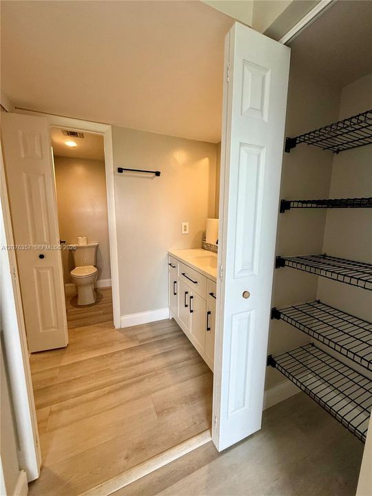 For Rent: $2,590 (2 beds, 2 baths, 1385 Square Feet)