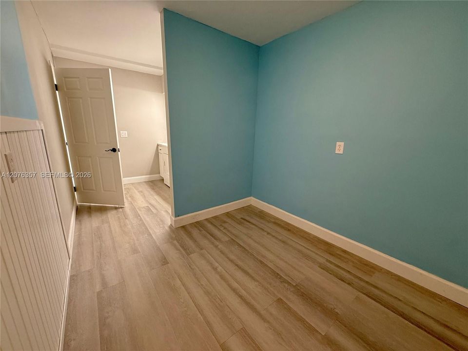 For Rent: $2,590 (2 beds, 2 baths, 1385 Square Feet)