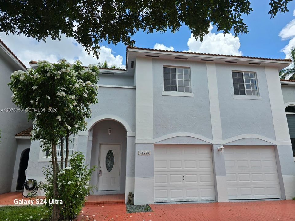 En Venta: $629,999 (4 camas, 2 baños, 2185 Pies cuadrados)