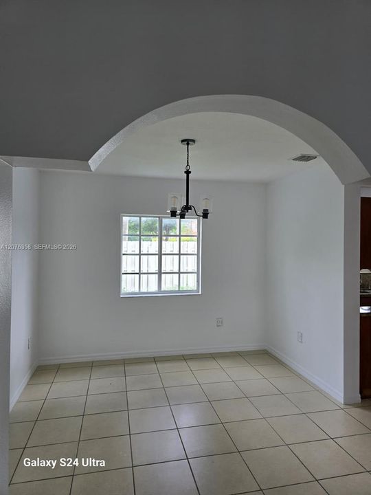 En Venta: $629,999 (4 camas, 2 baños, 2185 Pies cuadrados)