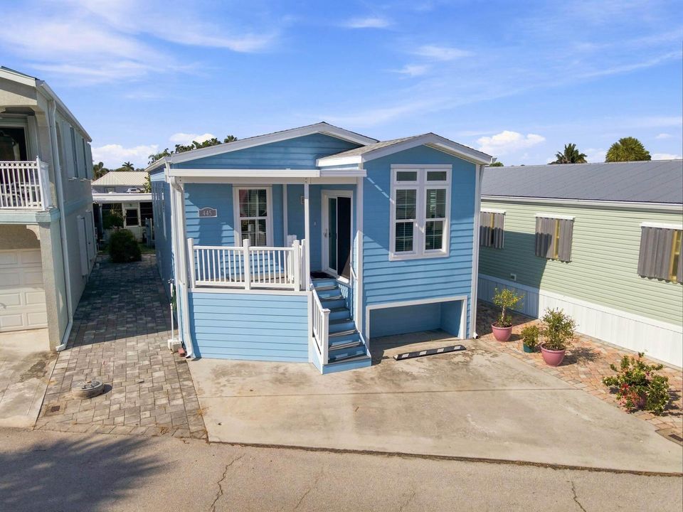 445_Nettles_Blvd-2