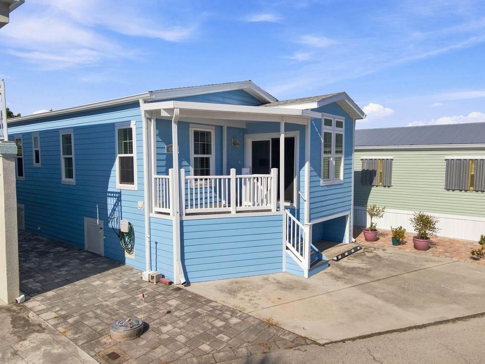 445_Nettles_Blvd-3