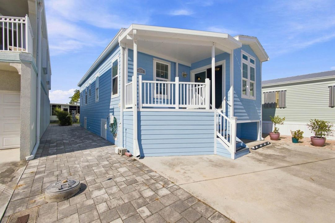445_Nettles_Blvd-46