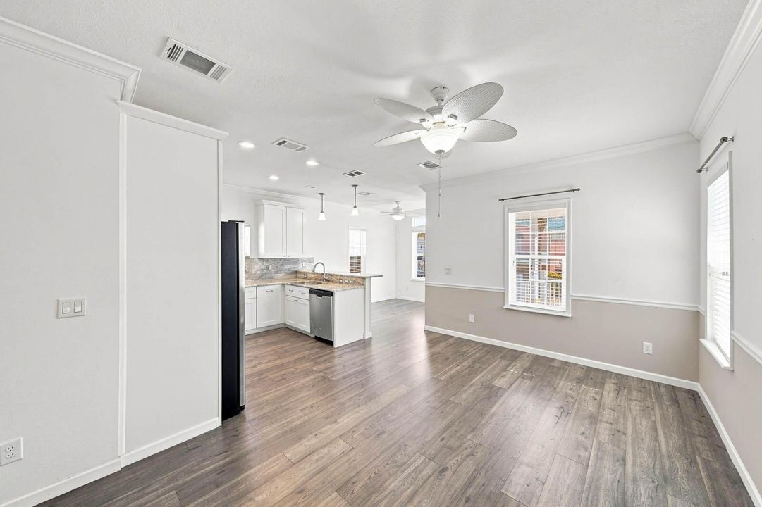 445_Nettles_Blvd-29