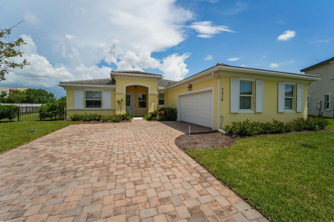 7214 NW Farnsworth Cr PSL-14