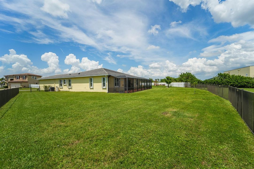 7214 NW Farnsworth Cr PSL-11