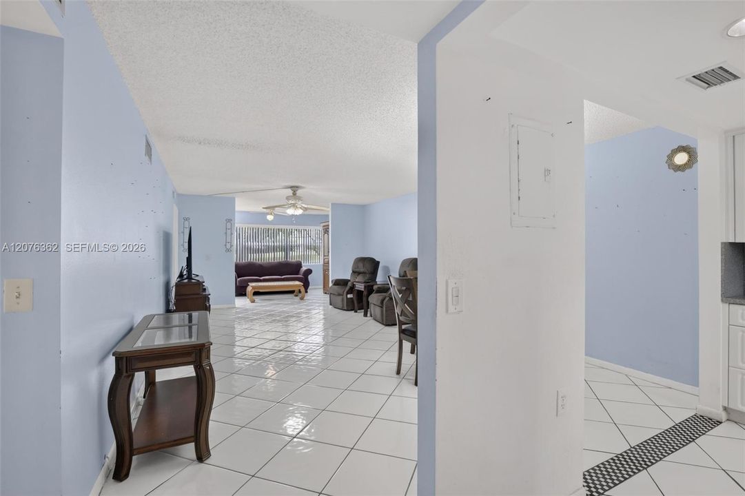 En Venta: $115,000 (2 camas, 2 baños, 1025 Pies cuadrados)