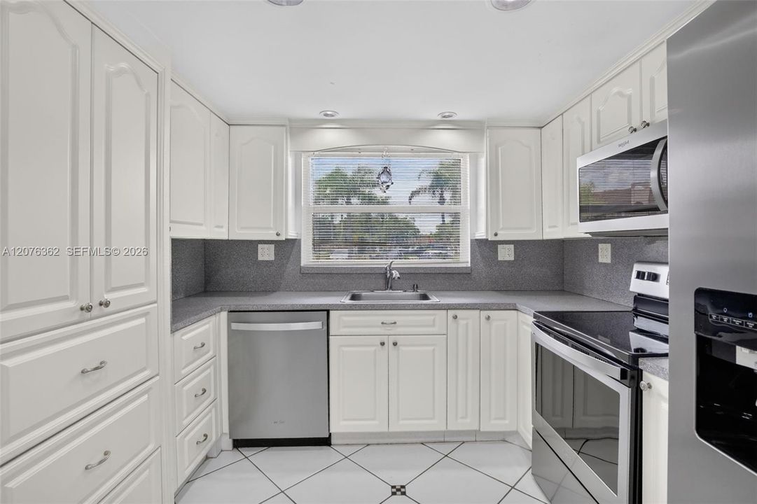 En Venta: $115,000 (2 camas, 2 baños, 1025 Pies cuadrados)