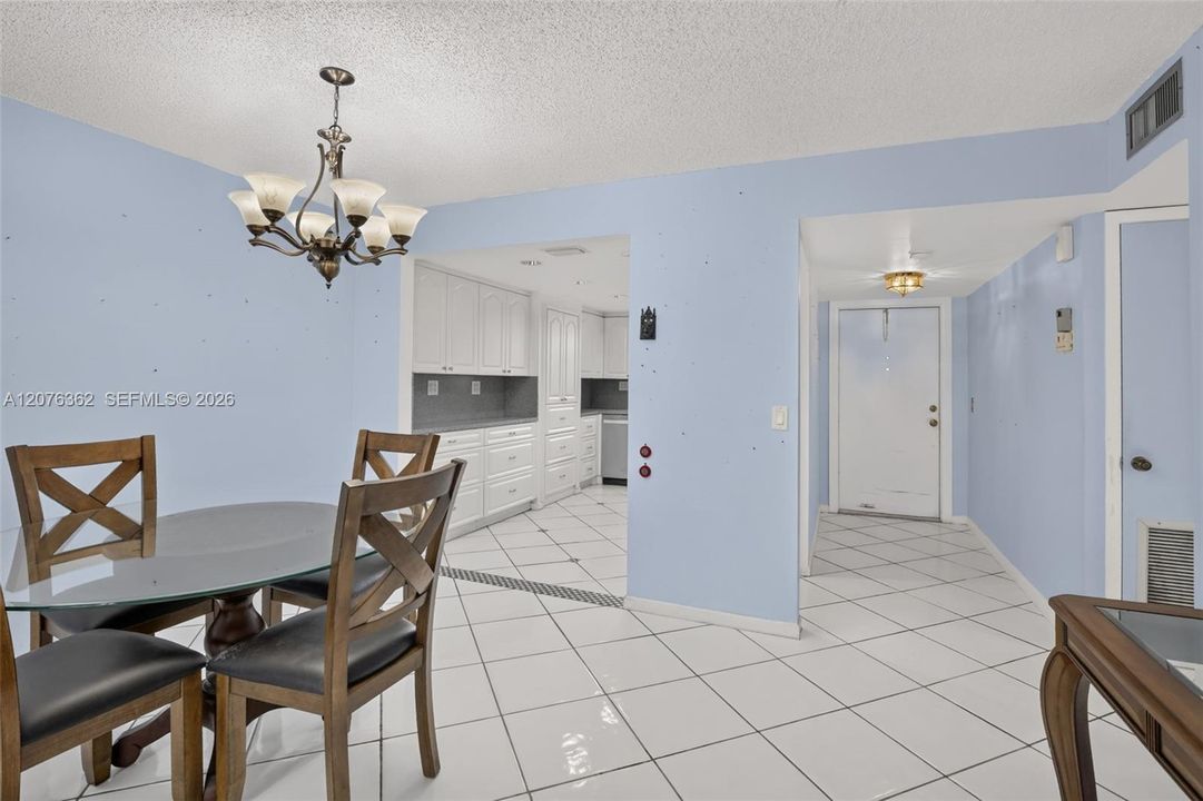 En Venta: $115,000 (2 camas, 2 baños, 1025 Pies cuadrados)
