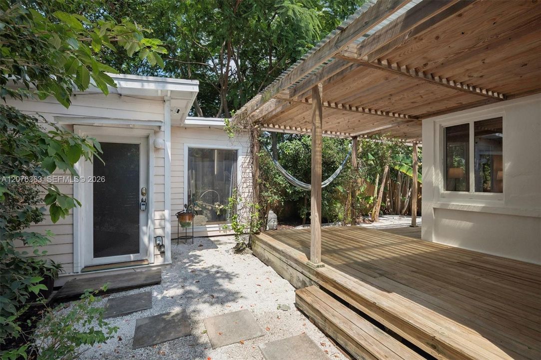 En Venta: $785,000 (2 camas, 2 baños, 1221 Pies cuadrados)