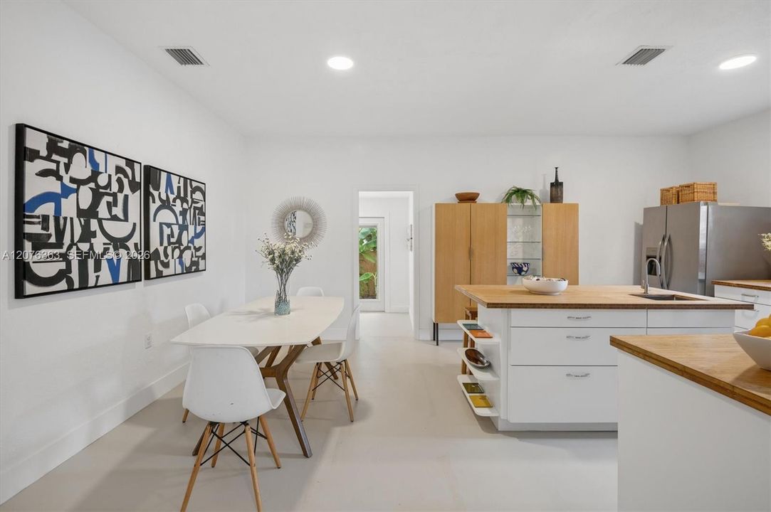 En Venta: $785,000 (2 camas, 2 baños, 1221 Pies cuadrados)