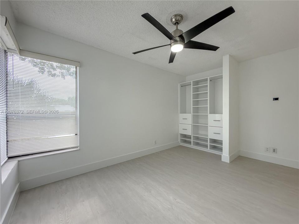 For Sale: $269,900 (3 beds, 2 baths, 1115 Square Feet)