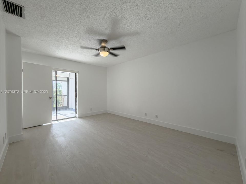 For Sale: $269,900 (3 beds, 2 baths, 1115 Square Feet)
