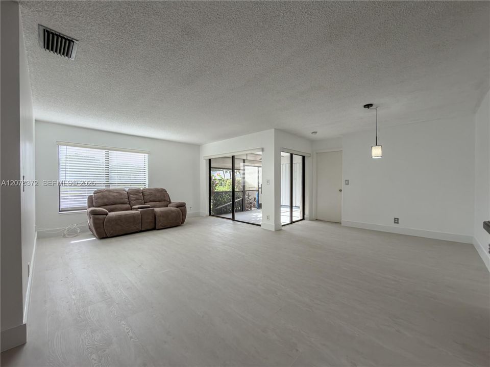 For Sale: $269,900 (3 beds, 2 baths, 1115 Square Feet)