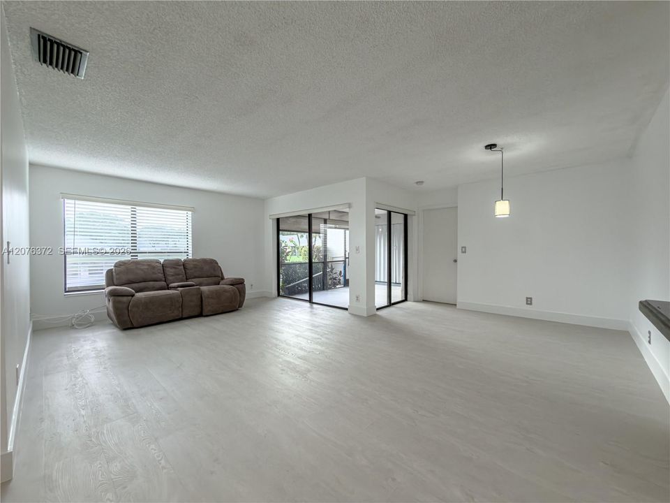 For Sale: $269,900 (3 beds, 2 baths, 1115 Square Feet)