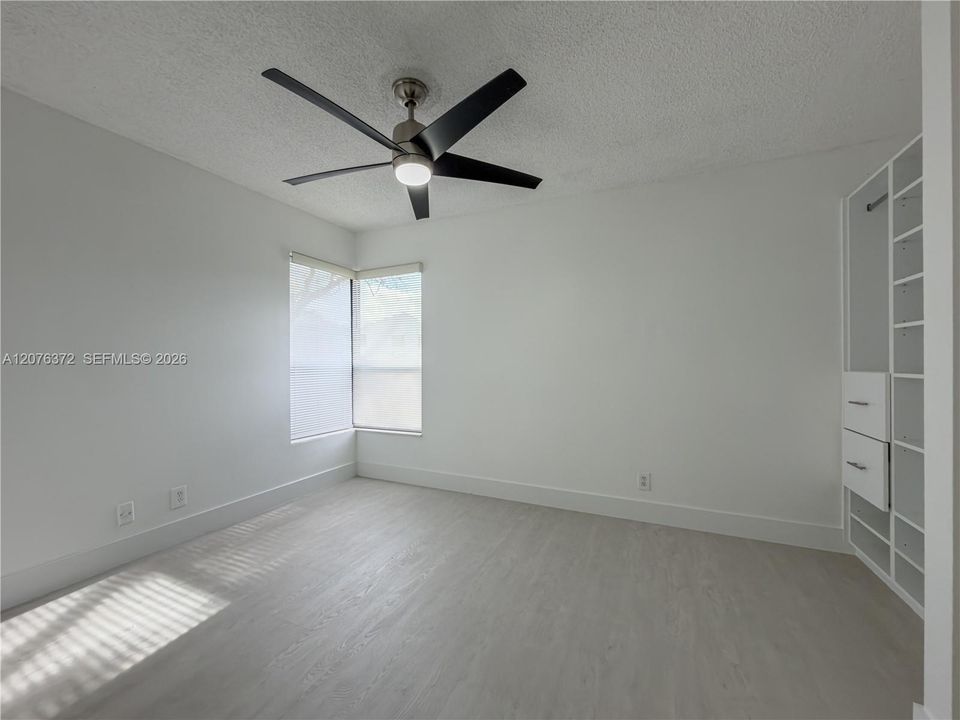 For Sale: $269,900 (3 beds, 2 baths, 1115 Square Feet)