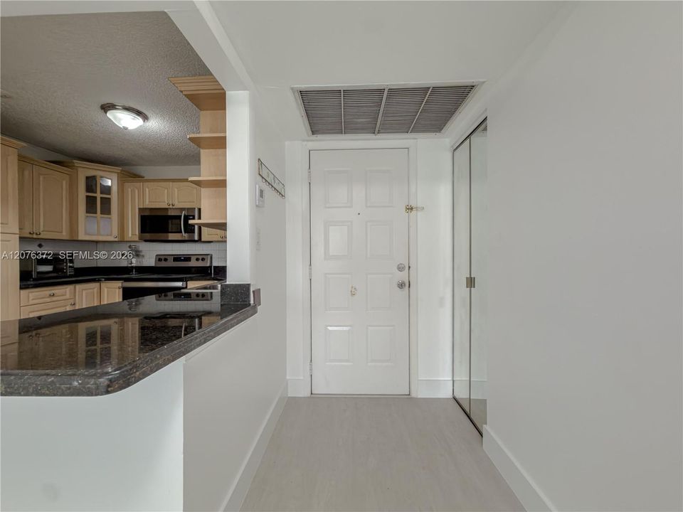 For Sale: $269,900 (3 beds, 2 baths, 1115 Square Feet)