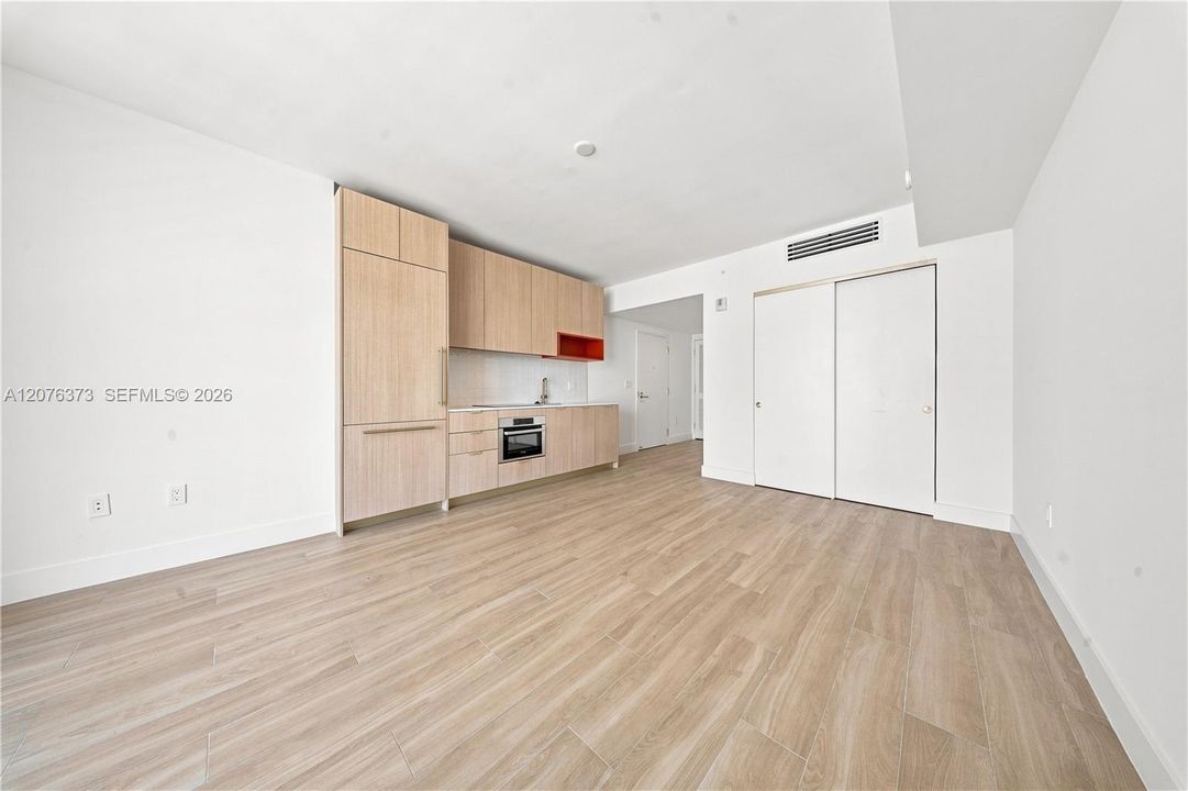 На продажу: $529,995 (0 спален, 1 ванн, 462 Квадратных фут)