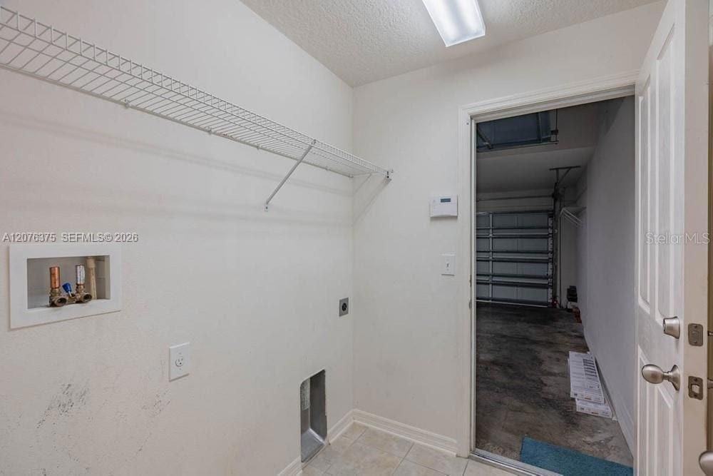 En Venta: $390,000 (4 camas, 2 baños, 0 Pies cuadrados)