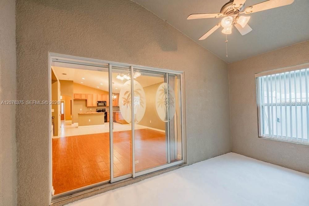En Venta: $390,000 (4 camas, 2 baños, 0 Pies cuadrados)