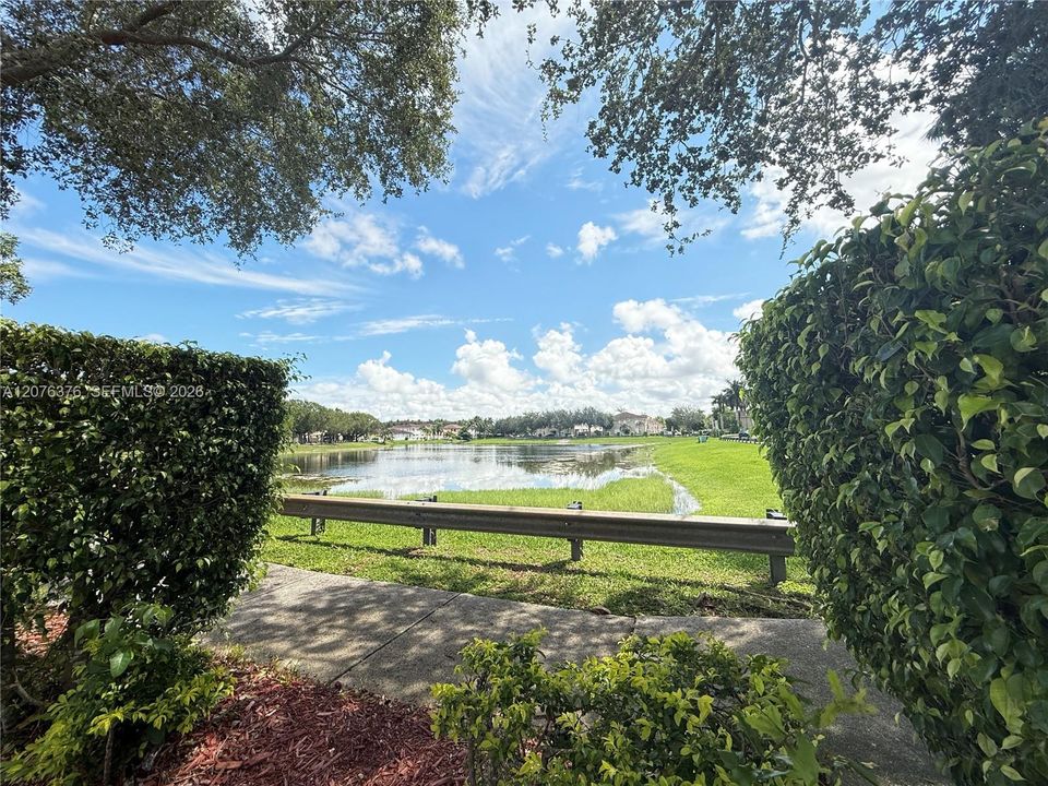 For Rent: $3,300 (4 beds, 3 baths, 1985 Square Feet)