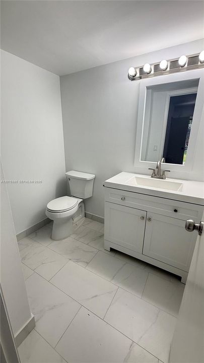 На продажу: $289,900 (2 спален, 2 ванн, 940 Квадратных фут)
