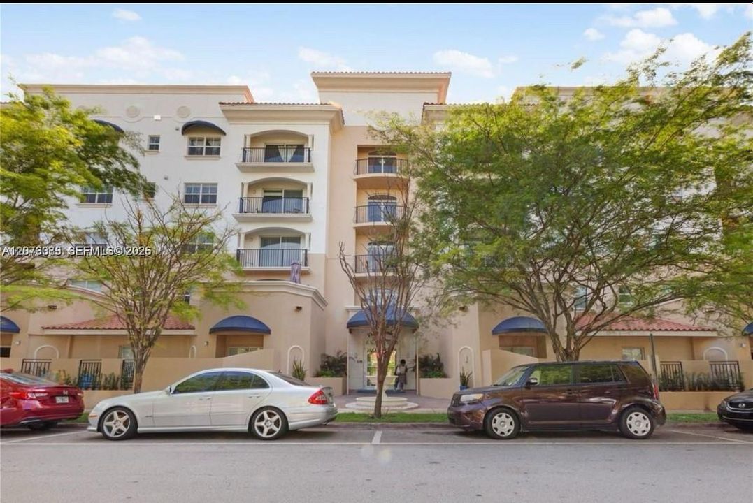 For Rent: $5,250 (3 beds, 2 baths, 1615 Square Feet)