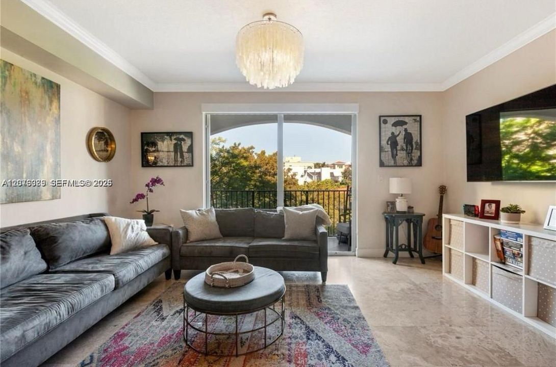 For Rent: $5,250 (3 beds, 2 baths, 1615 Square Feet)