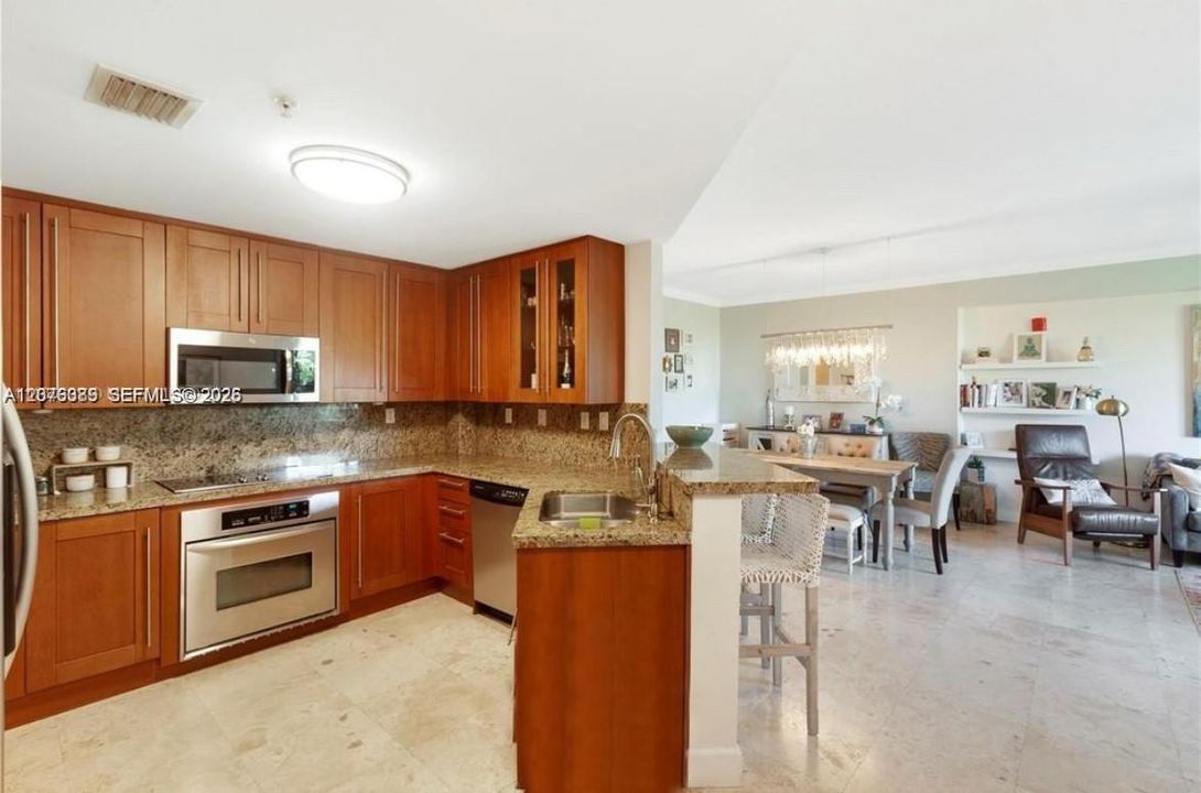 For Rent: $5,250 (3 beds, 2 baths, 1615 Square Feet)