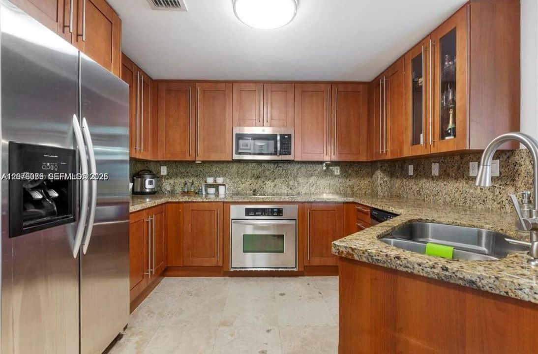 For Rent: $5,250 (3 beds, 2 baths, 1615 Square Feet)