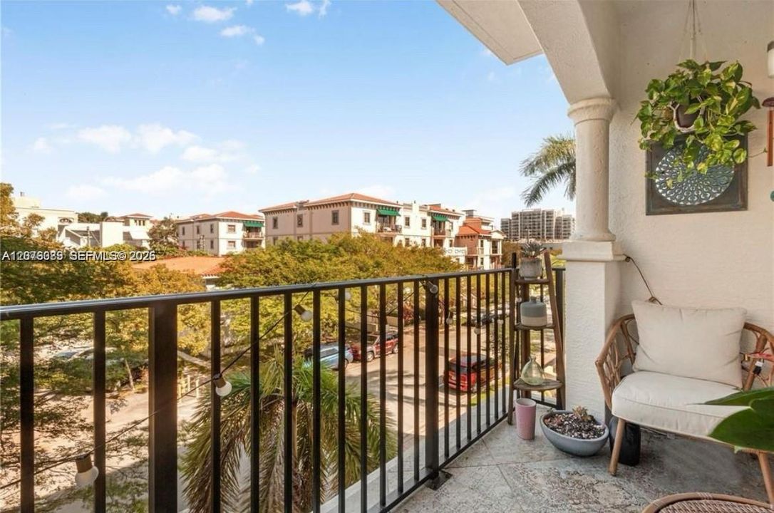 For Rent: $5,250 (3 beds, 2 baths, 1615 Square Feet)