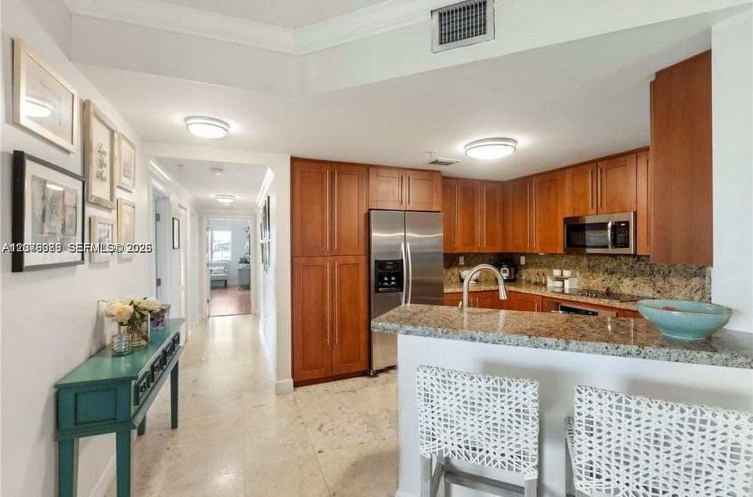 For Rent: $5,250 (3 beds, 2 baths, 1615 Square Feet)