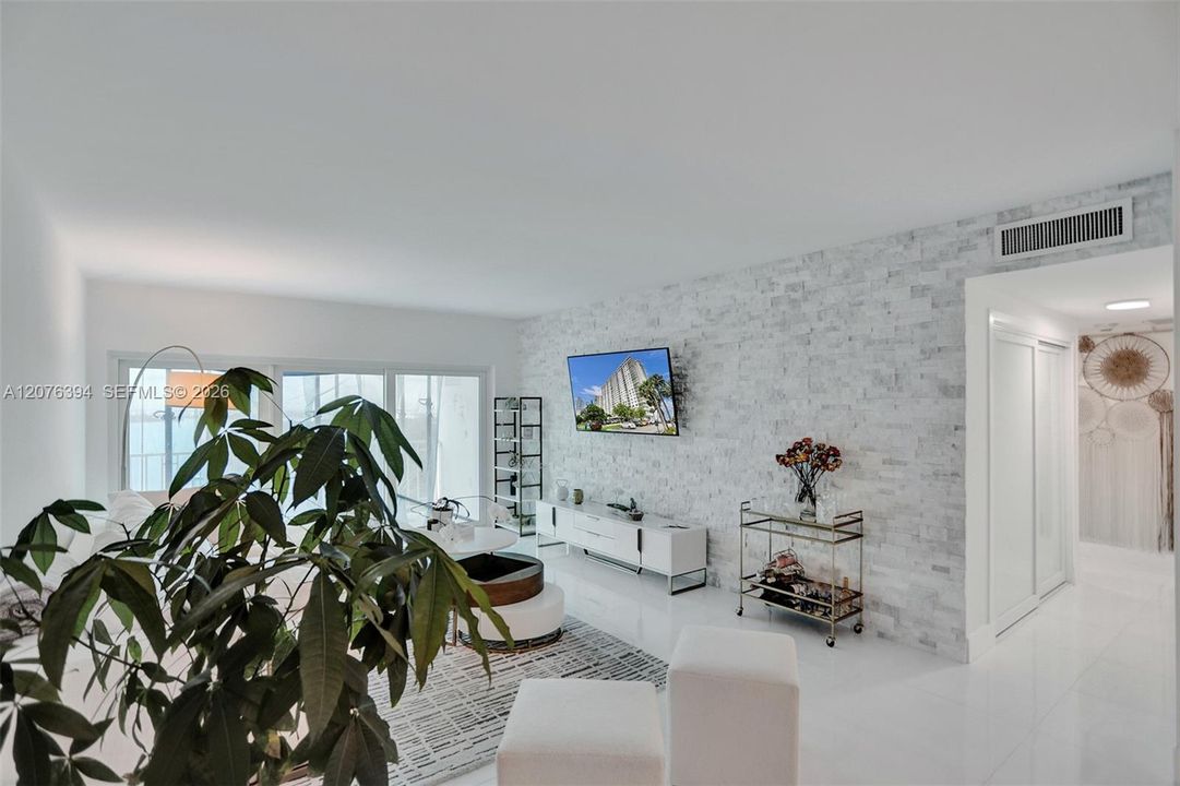 En Venta: $589,000 (2 camas, 2 baños, 1220 Pies cuadrados)